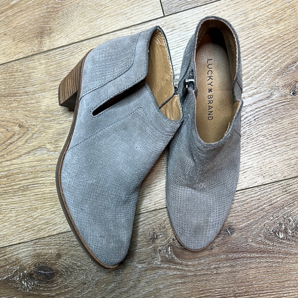 Lucky Brand Ponic Gray Suede Ankle Boots Size 6.5M - Picture 2 of 8